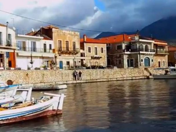 Ανάπλαση της παραλιακής οδού του Αγίου Νικολάου, στη Δυτική Μάνη