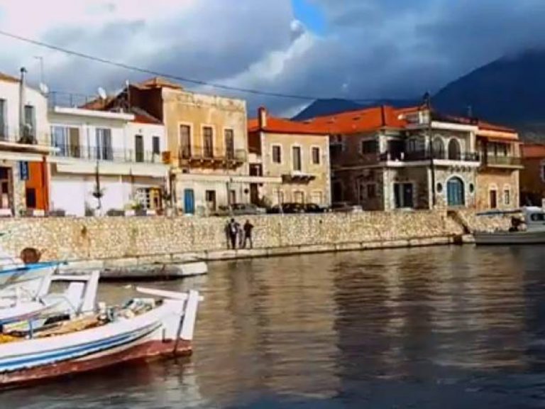 Ανάπλαση της παραλιακής οδού του Αγίου Νικολάου, στη Δυτική Μάνη