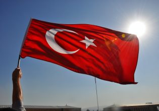 Αμηχανία και έκπληξη από την προσπάθεια της Τουρκίας να αλλάξει το διεθνές της όνομα