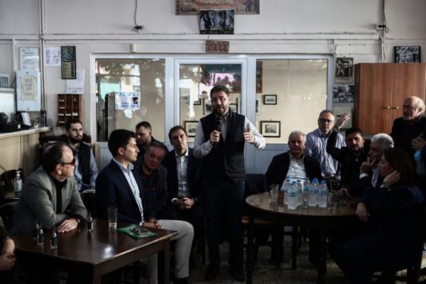 «Πυρά» Ανδρουλάκη – Η κυβέρνηση χαϊδεύει τις τράπεζες