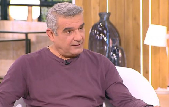 Κώστας Αποστολάκης: «Πίστευα στα ταρώ, στη χαρτομαντεία, στα φαντάσματα αλλά όχι στον Θεό»