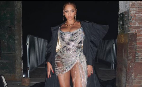 Η Μπιγιονσέ γράφει την δική της ιστορία στα Grammy 2023