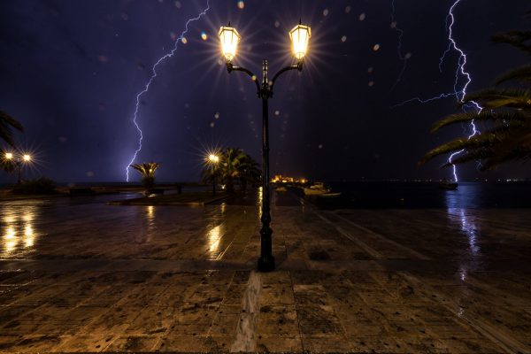 Κακοκαιρία: Έρχονται βροχές και ισχυρές καταιγίδες – Οι επικίνδυνες περιοχές