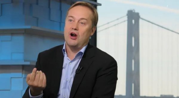 Τζέισον Καλακάνης: Ποιος είναι ο Ελληνας «Chief Meme Officer» του Twitter