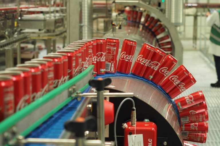 Επιτροπή Ανταγωνισμού: Βαριά καμπάνα 10,34 εκατ ευρώ στην Coca Cola 3E