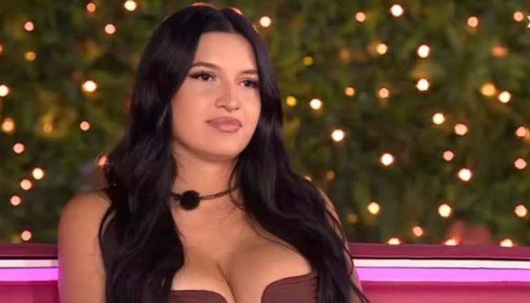 Πρώην παίκτρια ριάλιτι στην… πόζα της ζωής της – Πιο χυμώδης από ποτέ