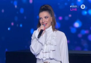 Φωτεινή Δάρρα: «Το αφιερώνω στη μητέρα μου που έφυγε από τη ζωή»