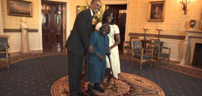 Η Βιρτζίνια ΜακΛάουριν, η γυναίκα που χόρεψε με τους Ομπάμα, πεθαίνει σε ηλικία 113 ετών