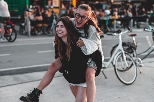 Όταν με την καλύτερή μου φίλη πηγαίναμε σε κλαμπ ονειρευόμασταν ένα λαμπερό μέλλον. Αλλά μετά πέθανε