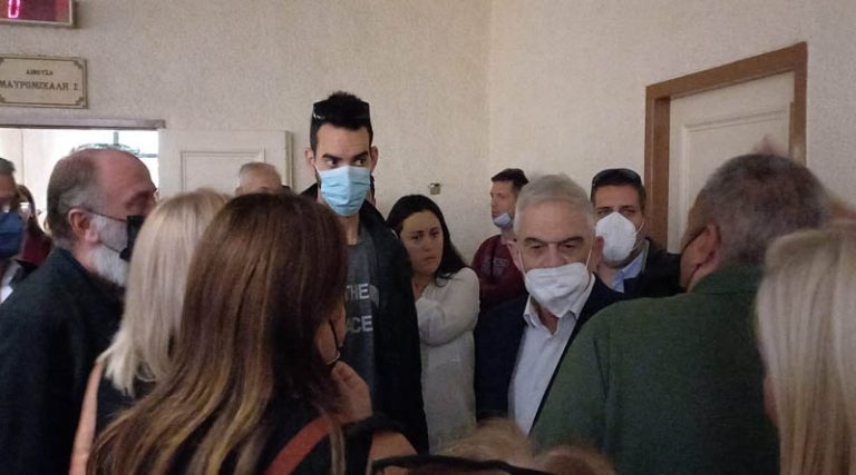 Μάτι: Συγγενείς των θυμάτων επιτέθηκαν στον Νίκο Τόσκα: «Ντροπή σου»