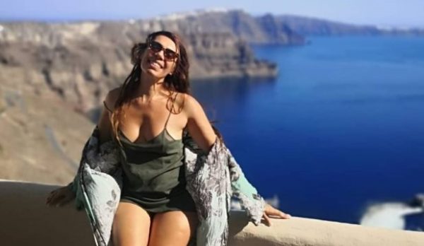 Μάγκυ Χαραλαμπίδου: Φωτογραφίζεται ολόγυμνη μπροστά στον καθρέφτη της