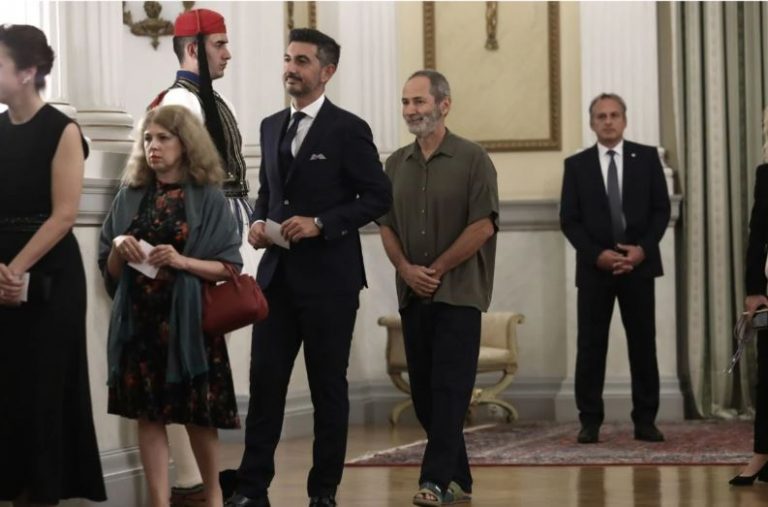 Παύλος Ευμορφίδης: Σ(κ)άνδαλα εκ του ασφαλούς