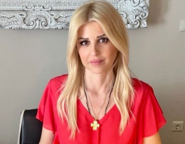 Έλενα Ράπτη: «Α λα μπρατσέτα» με τη νέα της σχέση