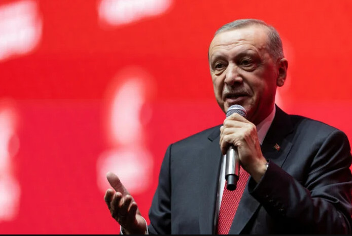 Ερντογάν: Μελετά χερσαία επίθεση σε Συρία και Ιράκ