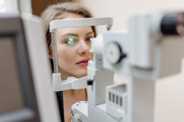 Μάτια: Μαγνητική τομογραφία δείχνει τι κακό προκαλείται στα μάτια όταν τα τρίβουμε – Δείτε βίντεο