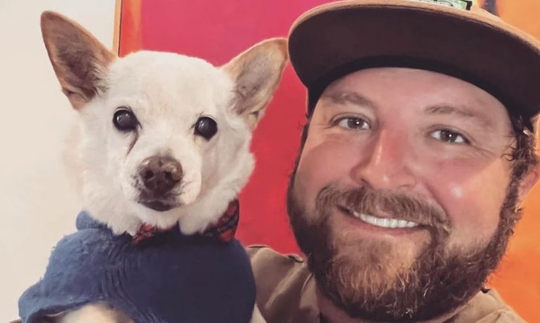 Ο ιδιοκτήτης του γηραιότερου εν ζωή σκύλου στον κόσμο δίνει αυτή τη συμβουλή