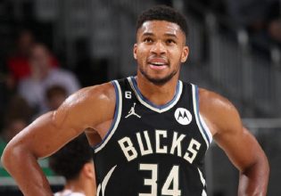 Αντετοκούνμπο: «Υπέροχο ξεκίνημα, αλλά ο δρόμος είναι μακρύς»