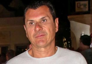 Γιάννης Μάρκου: Η πρώτη δημόσια εμφάνιση μετά την επίθεση με μαχαίρι