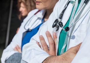 Σε απεργιακές κινητοποιήσεις οι νοσοκομειακοί γιατροί – Ζητούν απόσυρση του νομοσχεδίου για τη δευτεροβάθμια περίθαλψη