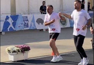 Μαραθώνιος της Αθήνας: Δότης και λήπτης μυελού των οστών συναντήθηκαν και τερμάτισαν μαζί