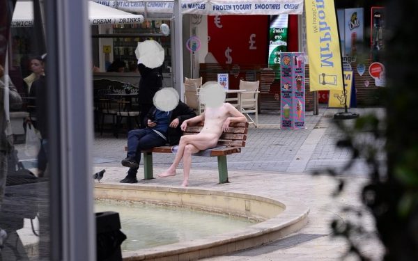 Κρήτη: Στην ψυχιατρική κλινική ο άνδρας που κυκλοφορούσε ολόγυμνος στο κέντρο του Ηρακλείου