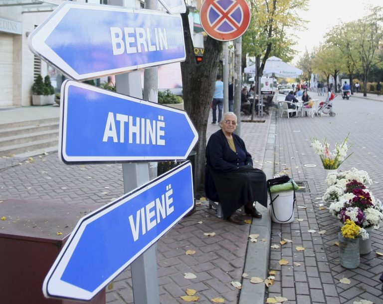 Βρετανία: Γιατί την επιλέγουν οι Αλβανοί μετανάστες και πόσοι έχουν καταφέρει να λάβουν άσυλο;