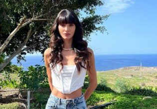 H Ηλιάνα Παπαγεωργίου τηγανίζει αυγά… γυμνή και ρίχνει το Instagram