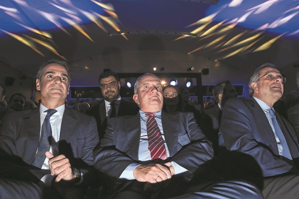 Καραμανλής – Σαμαράς: Φοβού (;) τους πρώην πρωθυπουργούς