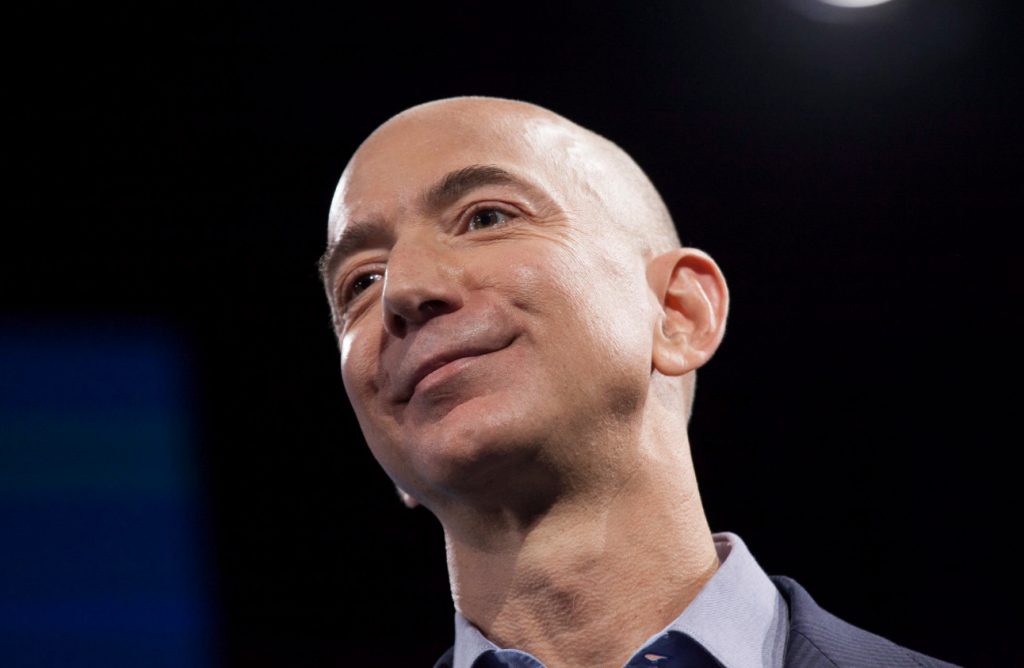 Τζεφ Μπέζος: Δεσμεύεται να δώσει το μεγαλύτερο μέρος των χρημάτων του σε φιλανθρωπίες