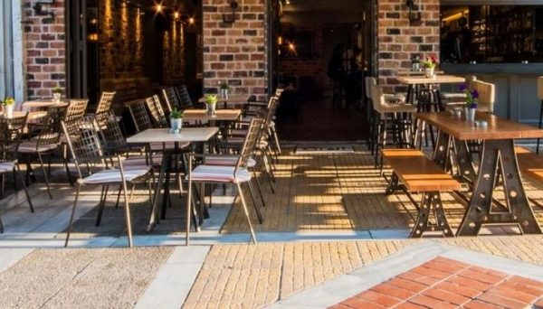 Νέα Σμύρνη: Από το «μην κάτσετε» στα πάρτυ για ηλικιωμένους η καφετέρια