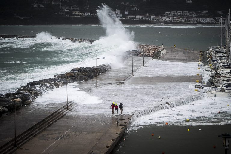 Severe weather front to hit Greece in three waves – the worst on Sunday