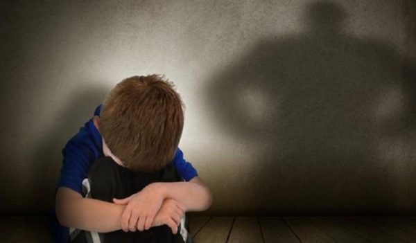 Τρέμω για τον κόσμο όταν συλλαμβάνεται συγγραφέας παιδικών βιβλίων για πορνογραφία