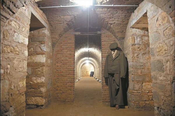 Μαθήματα Ιστορίας στο αντιαεροπορικό Καταφύγιο της Πάτρας