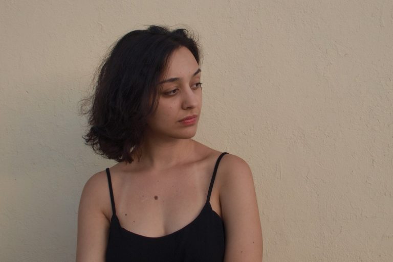 Κατερίνα Λάκκα: Ο μύθος της Γαλάτειας επανέρχεται στο σήμερα και σπάει το καλούπι της μούσας