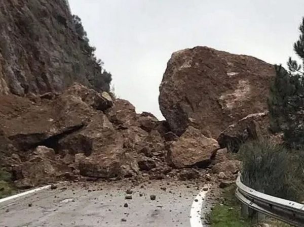 Κατολισθήσεις: Στο… κόκκινο 10 περιοχές από τις πλέον τουριστικές