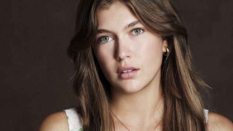 Συγκλονίζει η μούσα του Χριστόφορου Παπακαλιάτη: «Δεν μπορούσαμε να παίξουμε, κλαίγαμε με λυγμούς»