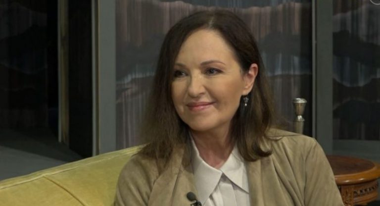 Κοραλία Καράντη: «Οι μεγάλες είμαστε εξορισμένες από τη μυθοπλασία, δεν είμαστε ποθητές»