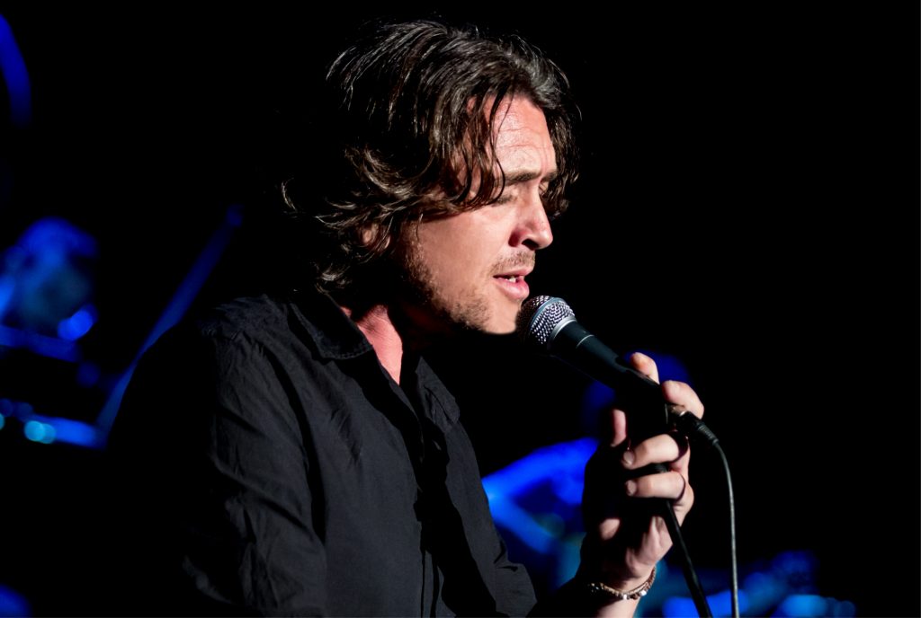 Ο Θοδωρής Κοτονιάς μίλησε στο in για την συνεργασία με την Βιολέτα Ίκαρη και τις μουσικές που τον σημάδεψαν