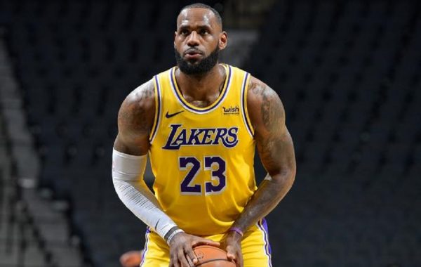 Χαμός στο NBA με ΛεΜπρόν: Έντονες φήμες για ανταλλαγή σε ομάδα-έκπληξη