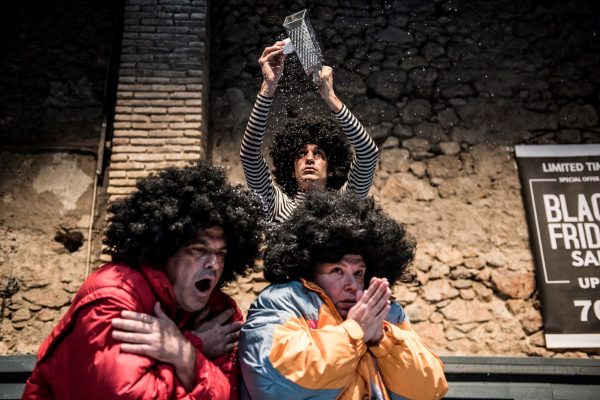 «Τα νέα μου είναι σαρωτικά» της Λένας Κιτσοπούλου στο θέατρο Σφενδόνη