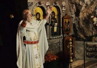 Άγιοι Ισίδωροι: Επέστρεψε ο πατέρας Δημήτριος Λουπασάκης, μαζί με τον «τίμιο» Σταυρό