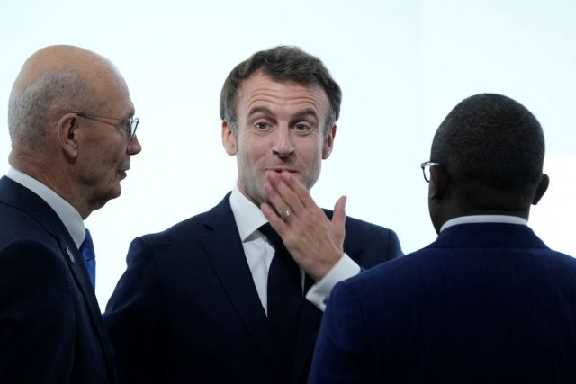 Γαλλία: Ο Μακρόν υποδέχθηκε Ιρανές ακτιβίστριες και χαιρέτησε την «επανάστασή» τους