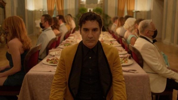 Maestro: Πέντε σκηνές που καθήλωσαν και έκαναν το κοινό να υποκλιθεί στον Χριστόφορο Παπακαλιάτη