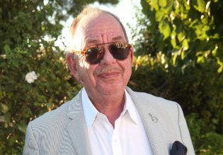 Ηλίας Μαμαλάκης: «Δεν έπαθα τροφική δηλητηρίαση» – Ξεκαθαρίζει για την περιπέτεια της υγείας του