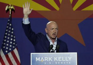 Εκλογές ΗΠΑ: Οι Δημοκρατικοί κερδίζουν την έδρα της Αριζόνα στη Γερουσία