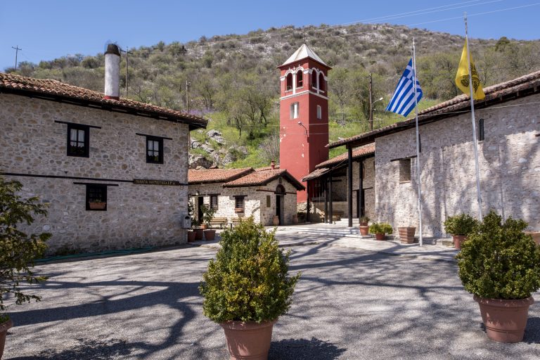 Καστοριά: Η ιστορική μονή της Παναγίας της Μαυριώτισσας
