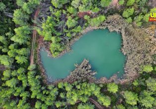 Μαυροσουβάλα: Από ψηλά η όμορφη φυσική λίμνη της Αττικής μόλις 1 ώρα μακριά από την Αθήνα
