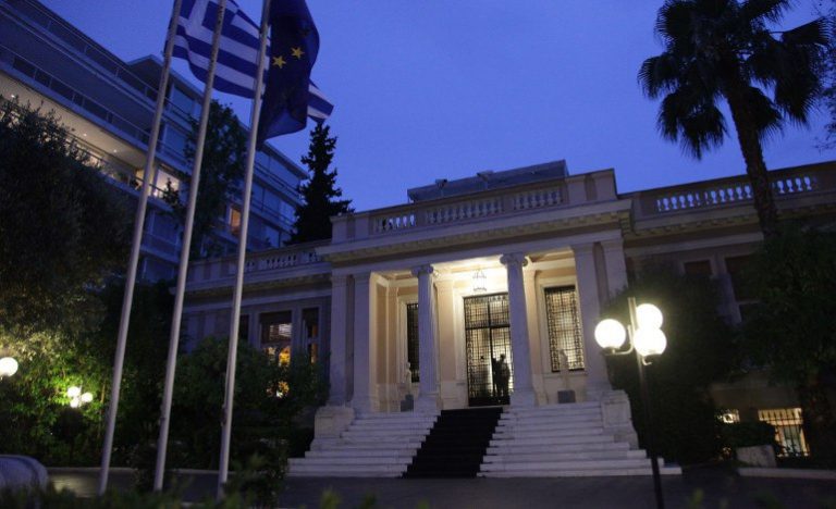 Υποκλοπές: Σε δύσκολη θέση έναντι της PEGA η κυβέρνηση – Το Predator, οι εκλογές και η ευρωπαϊκή προσφυγή Ανδρουλάκη