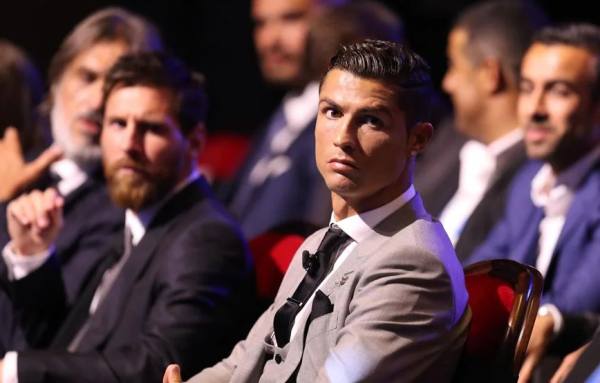 «Βόμβα» Ρονάλντο: «Αν ο Μέσι πάρει τη Χρυσή Μπάλα σταματάω το ποδόσφαιρο»