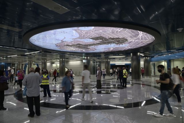 Reuters: Ένα ελληνικό ψηφιδωτό κοσμεί το μετρό Πειραιά και μας μεταφέρει στα βάθη της ιστορίας